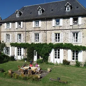 https://chateau-de-savennes-caveau-de-sabrage.hotels-rhonealpes.com